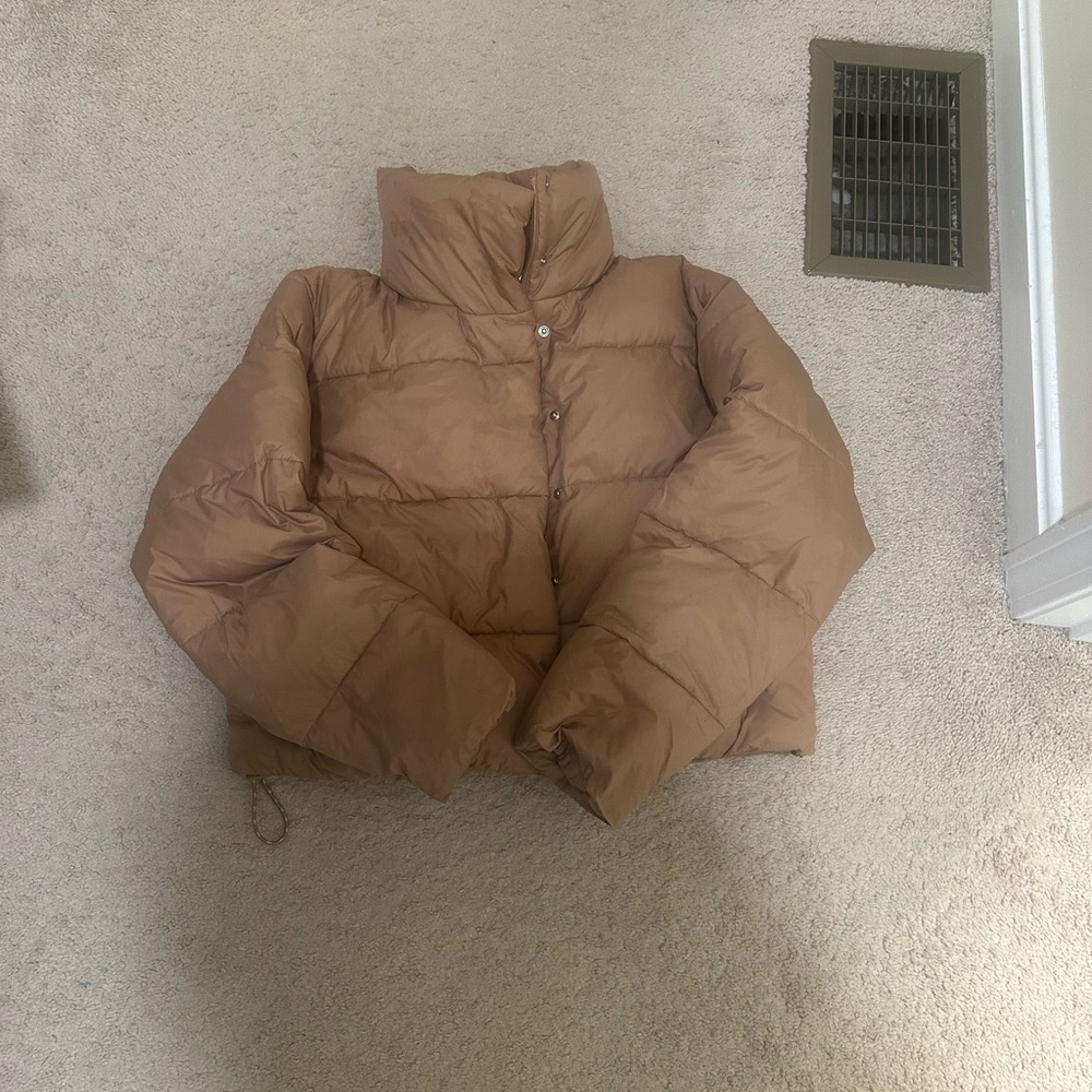 Alo Yoga Gold Rush Toasted Almond Puffer Jacket size M